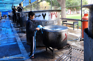 آش نذری ۲۸ صفر در شیراز