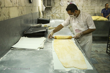 زولبیا و بامیه یکی از شیرینی جات مخصوص و پرطرفدار سفره افطار در ماه رمضان است
