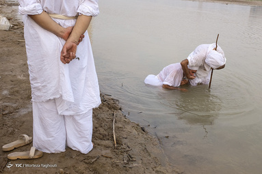 مراسم غسل تعمید کودکان مندایی در اهواز