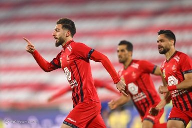نود و چهارمین شهرآورد پایتخت، بین تیم‌های فوتبال پرسپولیس و استقلال - ورزشگاه آزادی