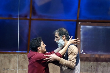 نمایش «سرایدار» به نویسندگی هارولدپینتر و کارگردانی مهدیس زارع نژاد با بازی مهدی کوشکی،علی باقری و مجید نوروزی تا 14 اسفند هر شب در تماشاخانه ملک به روی صحنه می رود.