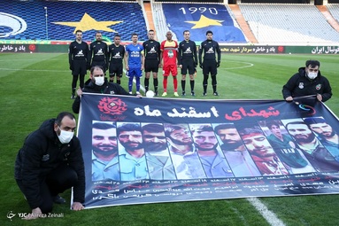 تیم های فوتبال استقلال و فولادخوزستان در چارچوب هفته هفدهم رقابت های لیگ برتر در ورزشگاه آزادی به مصاف هم رفتند