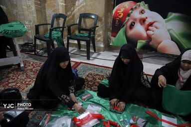 کارگاه دوخت لباس شیرخوارگان حسینی در حرم مطهر رضوی